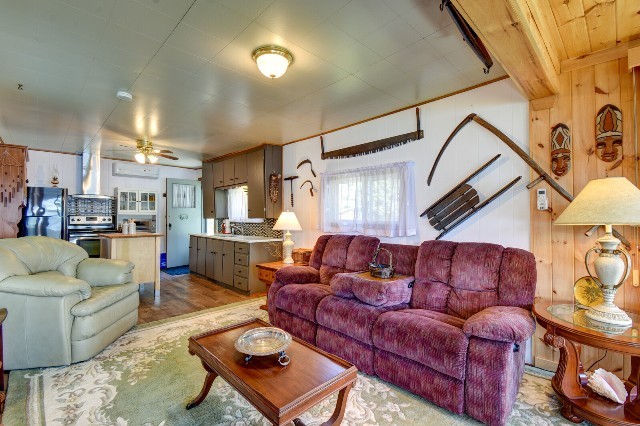 215D Paradise Landing, Maynooth, Ontario, Canada