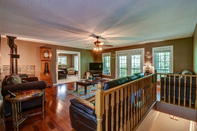 820 Bay Lake Rd, L'Amable, Ontario, Canada