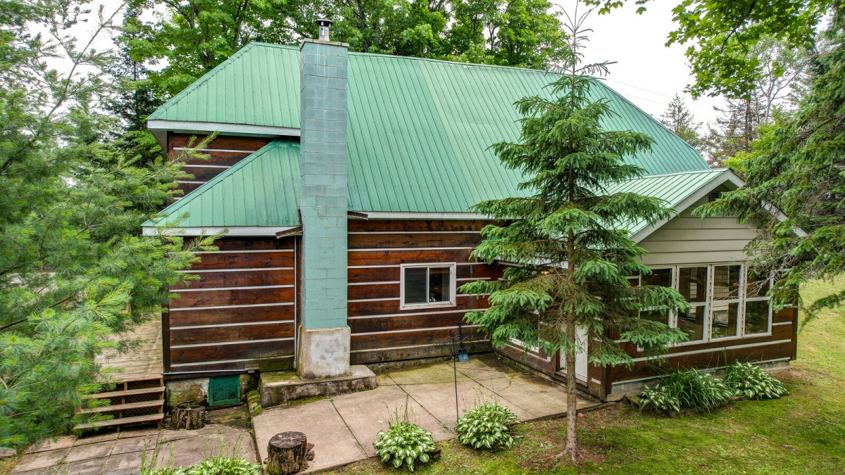 28766 Highway 60, Whitney, Ontario, Canada