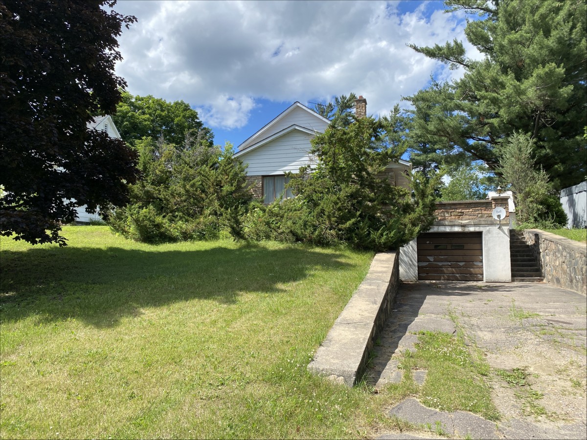 14 High School Lane, Bancroft, Ontario, Canada