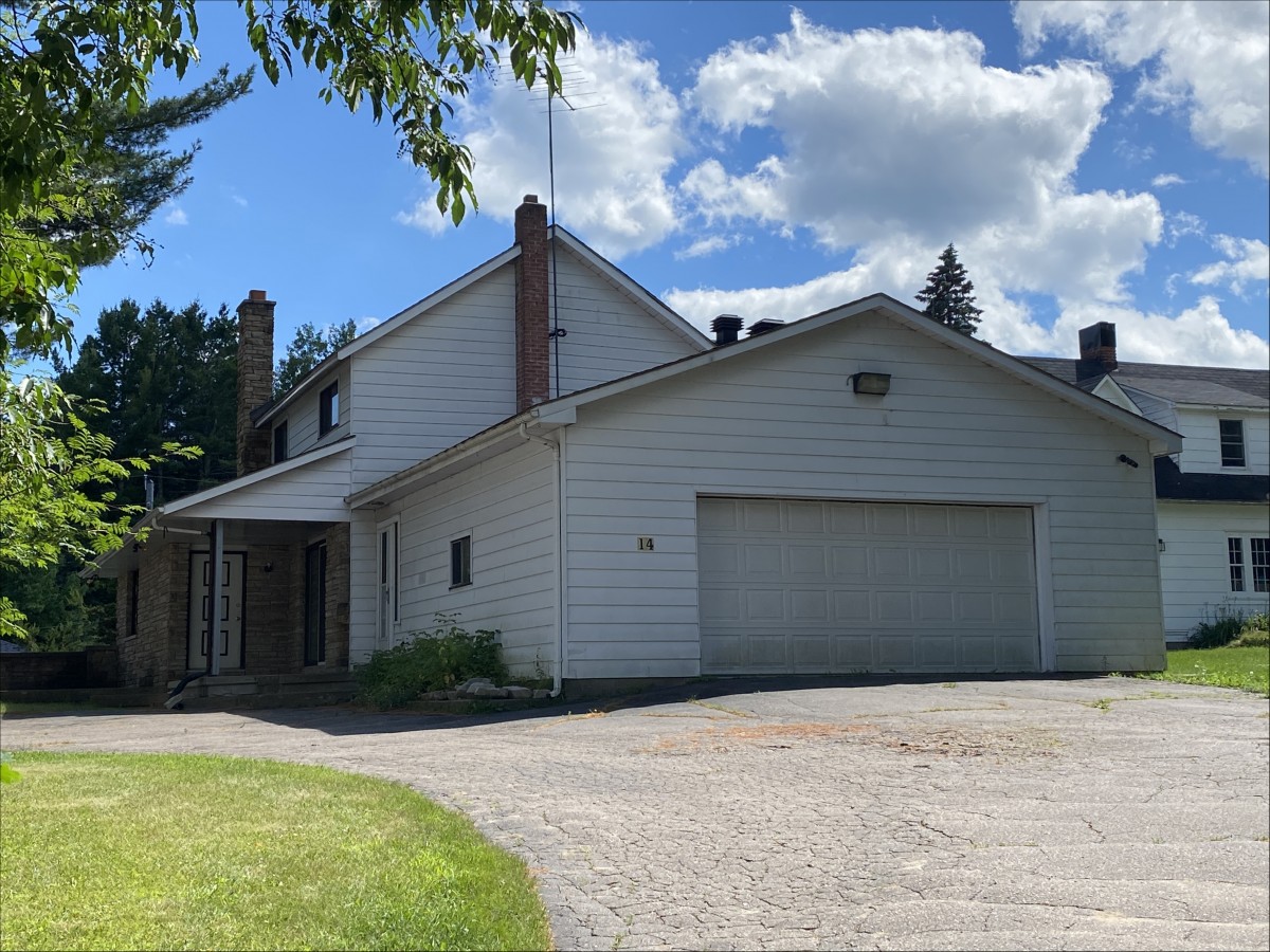 14 High School Lane, Bancroft, Ontario, Canada
