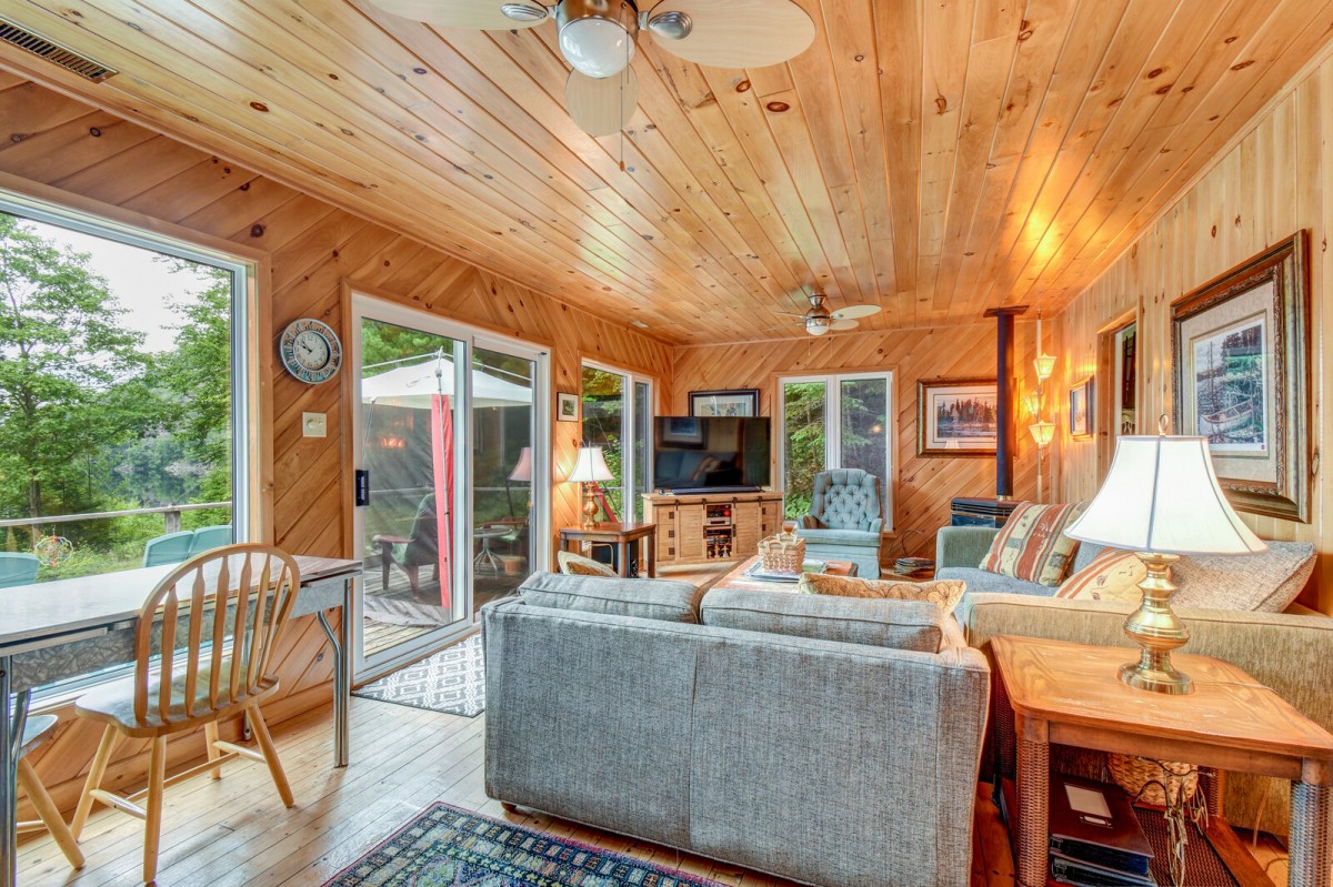 13 Bluff Rd, Maple Leaf, Ontario, Canada