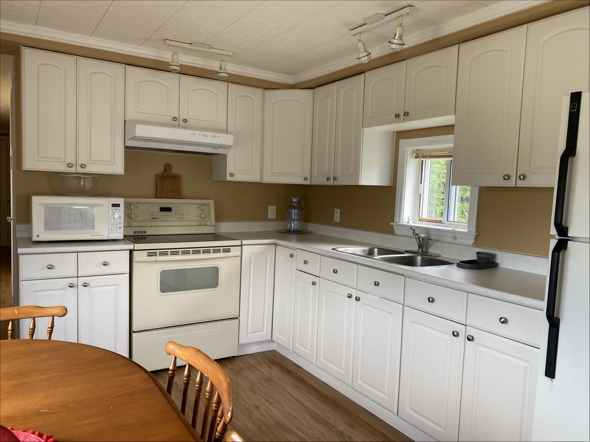 243 Whytes Road, Boulter, Ontario, Canada