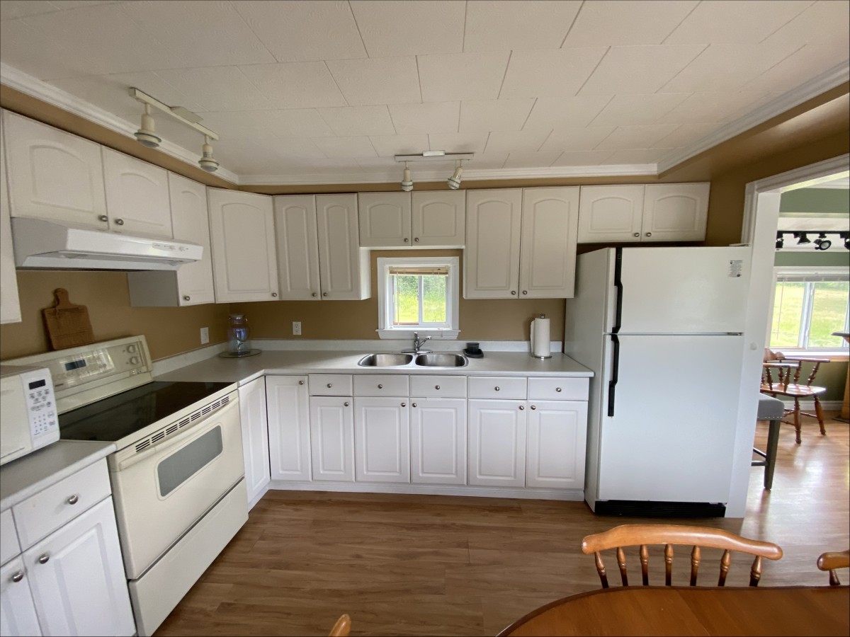 243 Whytes Road, Boulter, Ontario, Canada