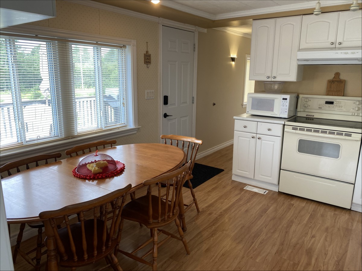 243 Whytes Road, Boulter, Ontario, Canada