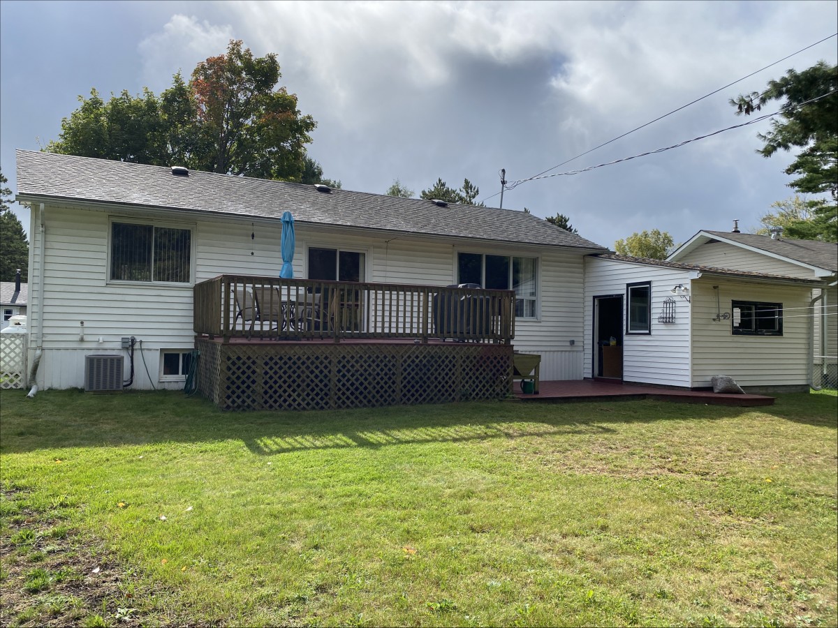 36 Hemlock Street, Cardiff, Ontario, Canada