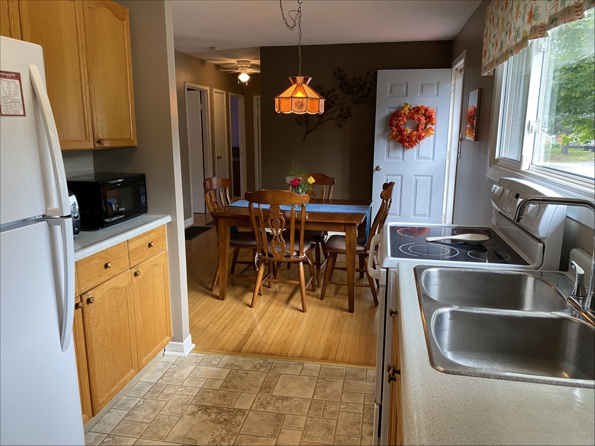 36 Hemlock Street, Cardiff, Ontario, Canada