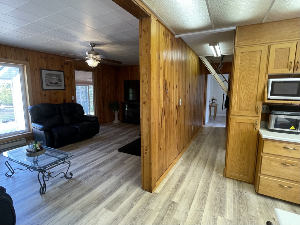 343 Glory Road, Bancroft, Ontario, Canada