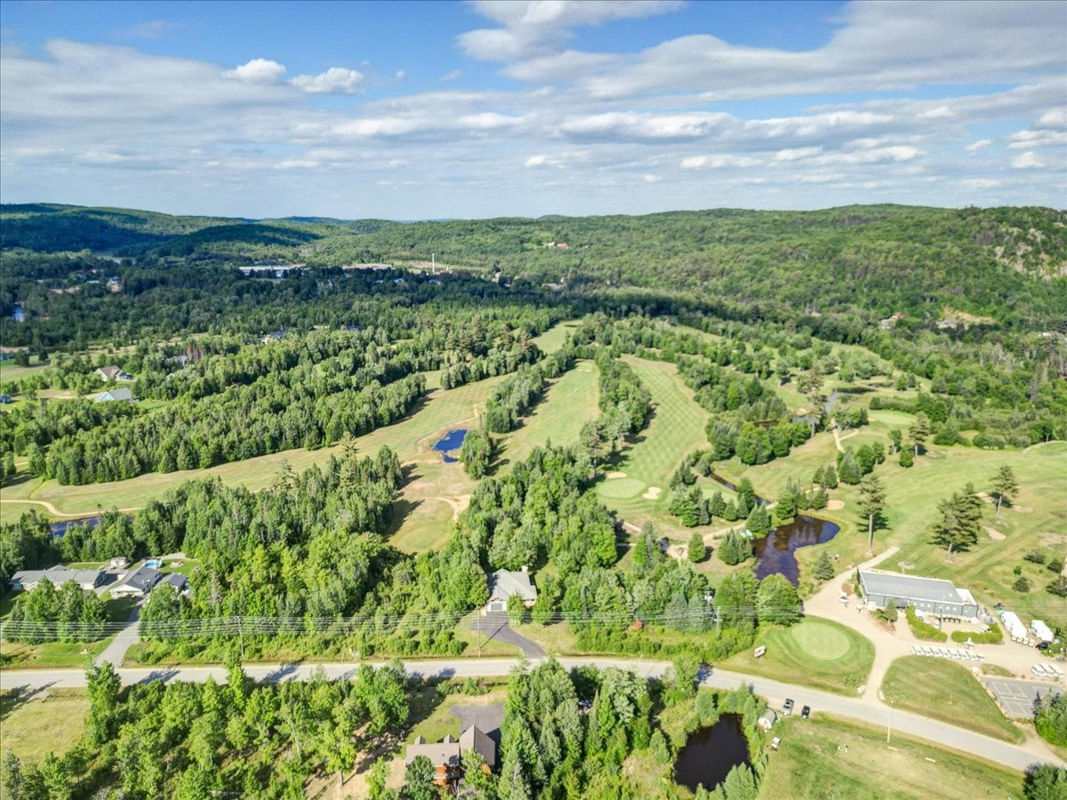 32 Nicklaus Drive, Bancroft, Ontario, Canada