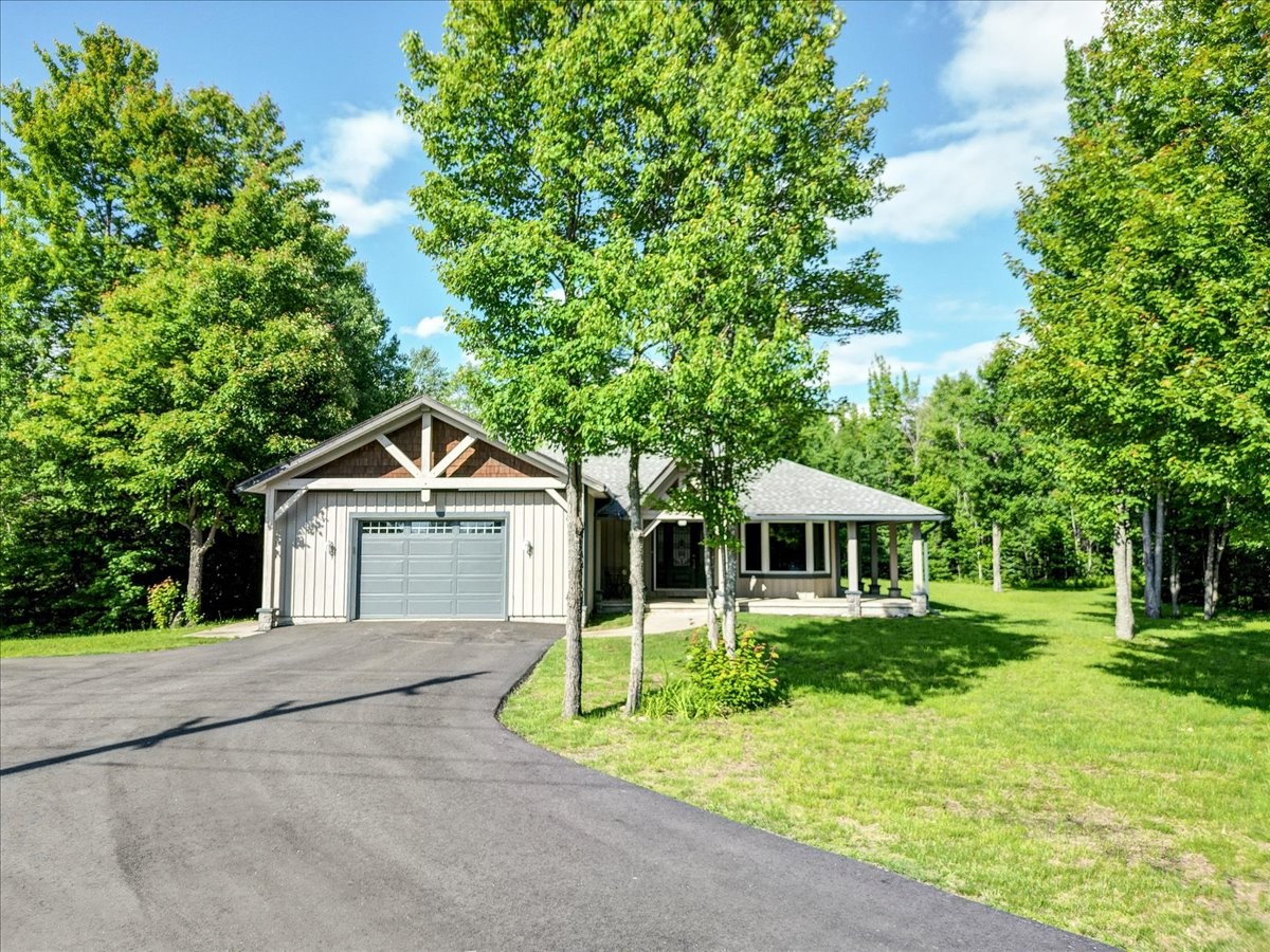 32 Nicklaus Drive, Bancroft, Ontario, Canada
