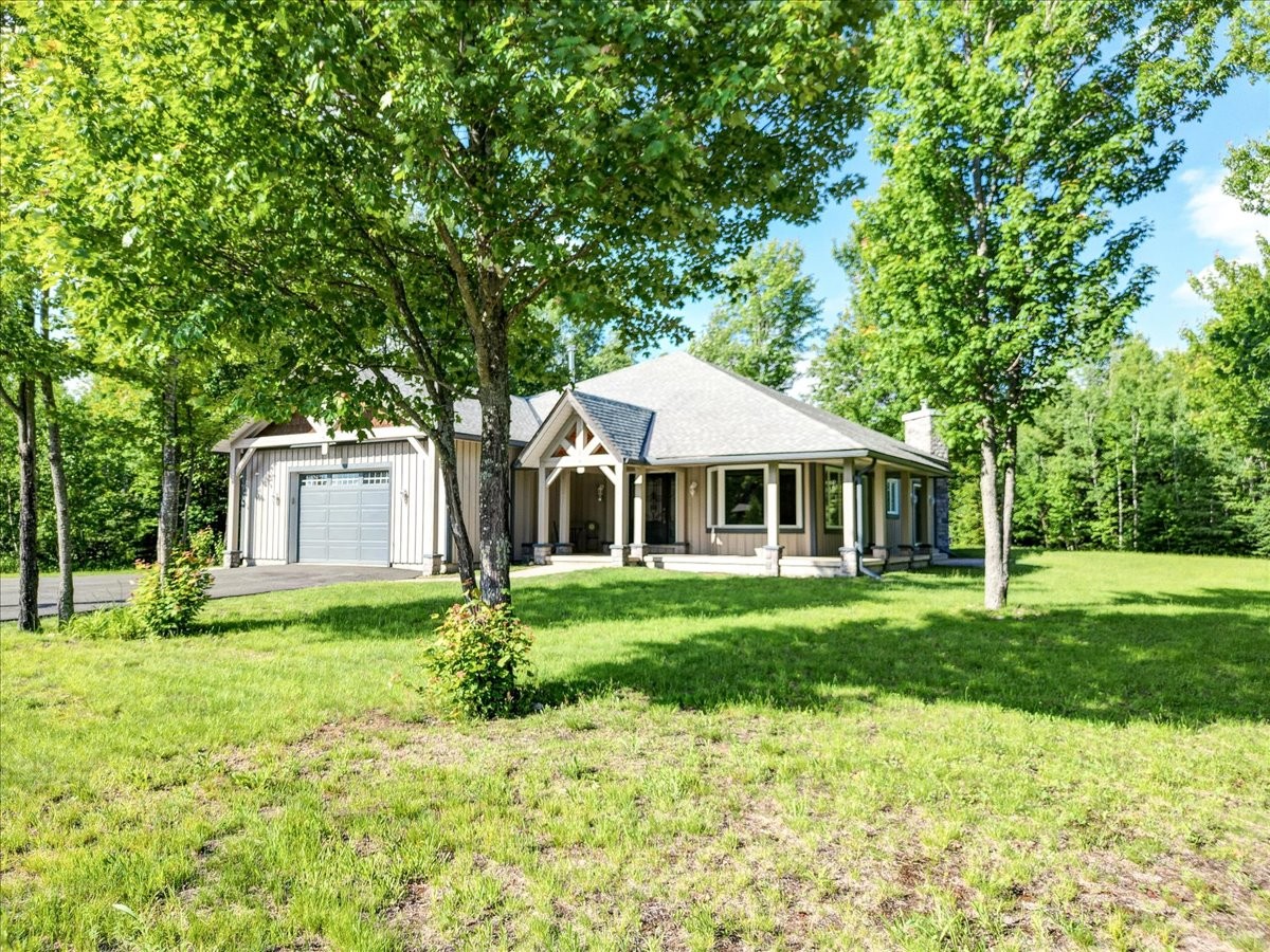 32 Nicklaus Drive, Bancroft, Ontario, Canada