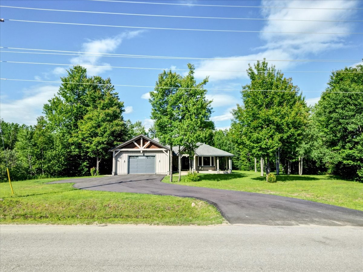 32 Nicklaus Drive, Bancroft, Ontario, Canada