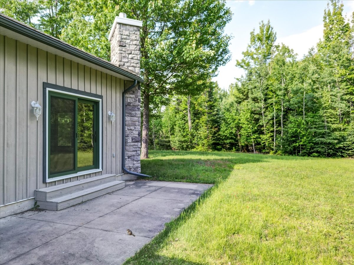 32 Nicklaus Drive, Bancroft, Ontario, Canada