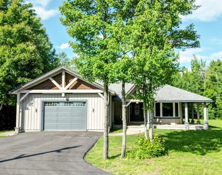 32 Nicklaus Drive, Bancroft, Ontario, Canada