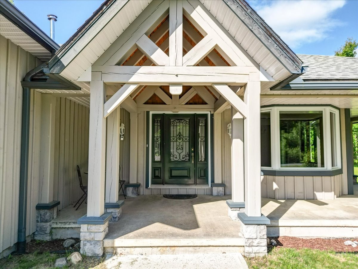 32 Nicklaus Drive, Bancroft, Ontario, Canada