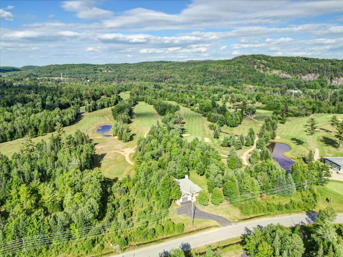 32 Nicklaus Drive, Bancroft, Ontario, Canada