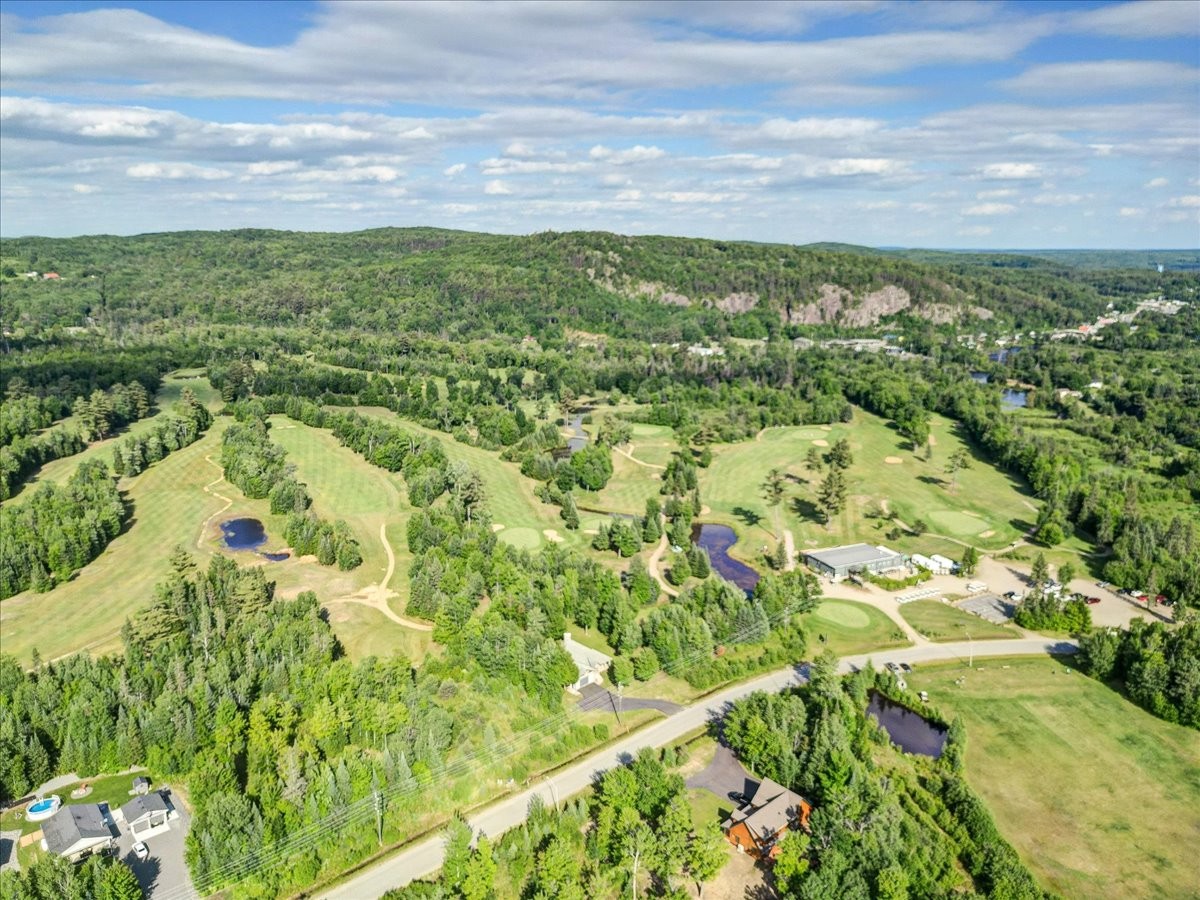 32 Nicklaus Drive, Bancroft, Ontario, Canada