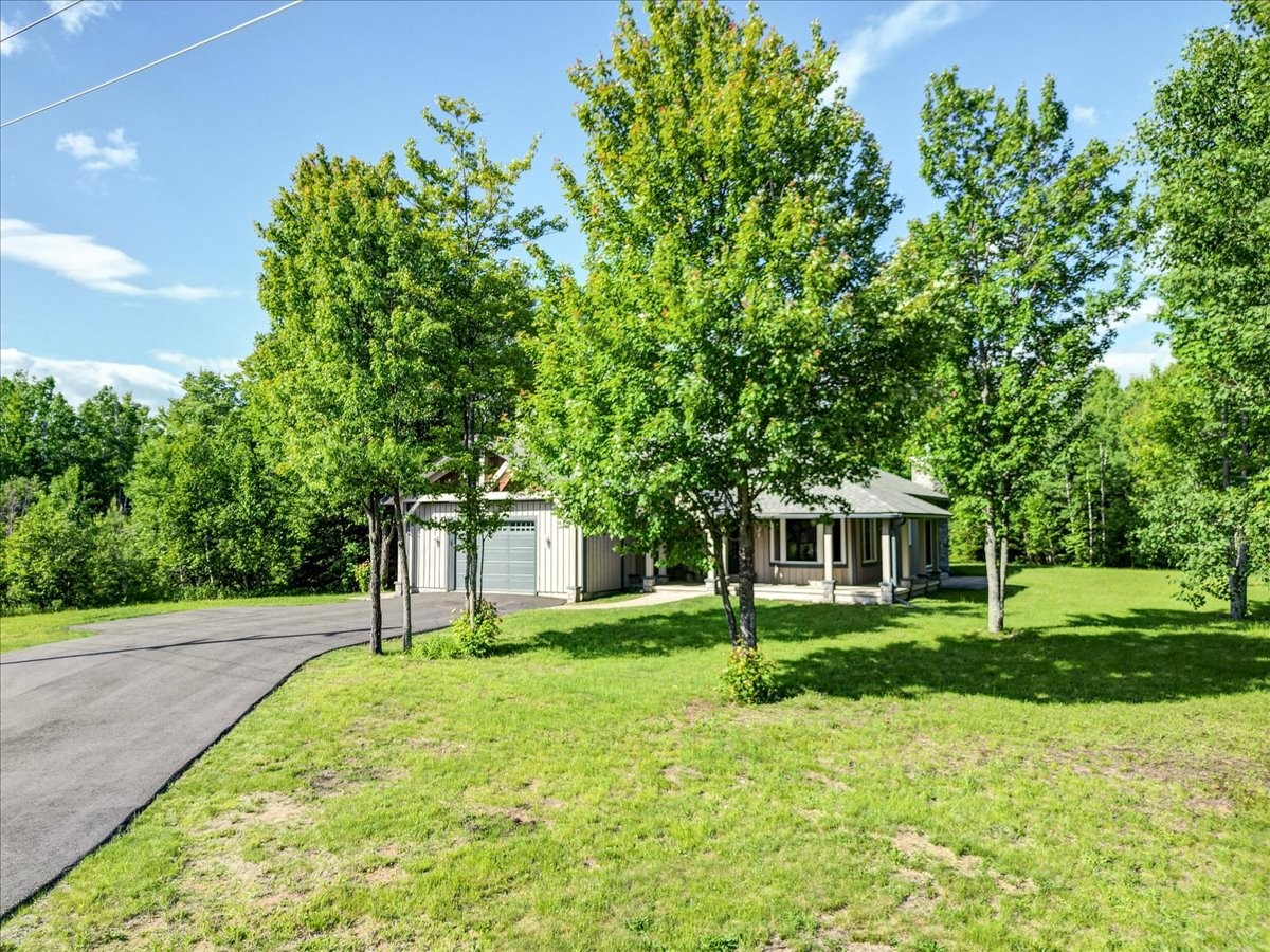 32 Nicklaus Drive, Bancroft, Ontario, Canada