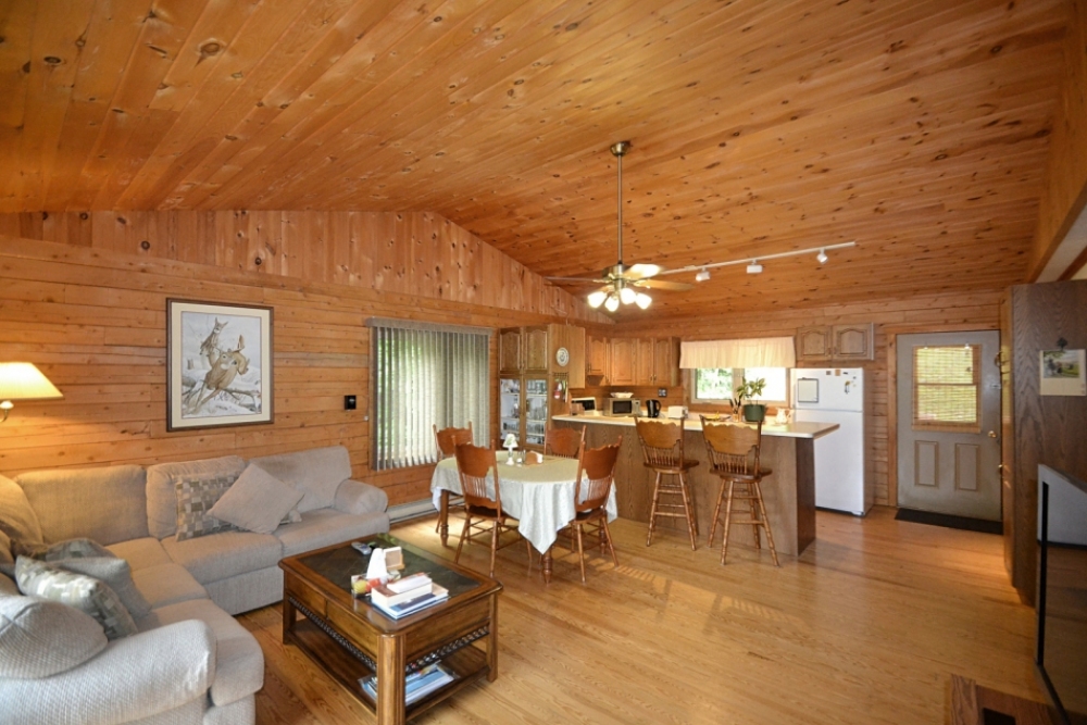 1835 South Baptiste Lake Road, Hastings Highlands Ontario, Canada
