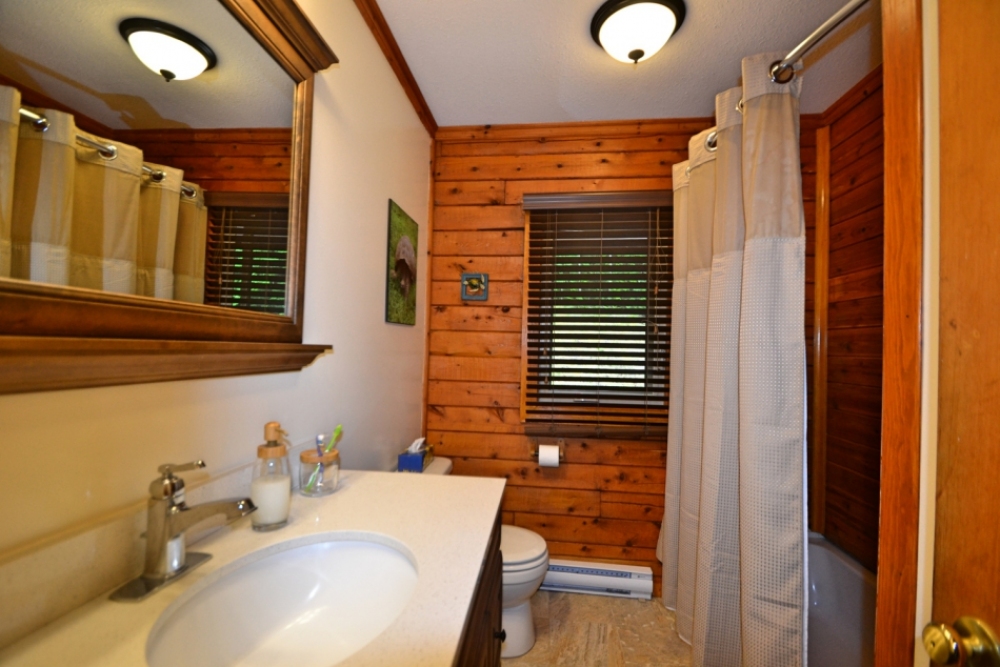 1835 South Baptiste Lake Road, Hastings Highlands Ontario, Canada