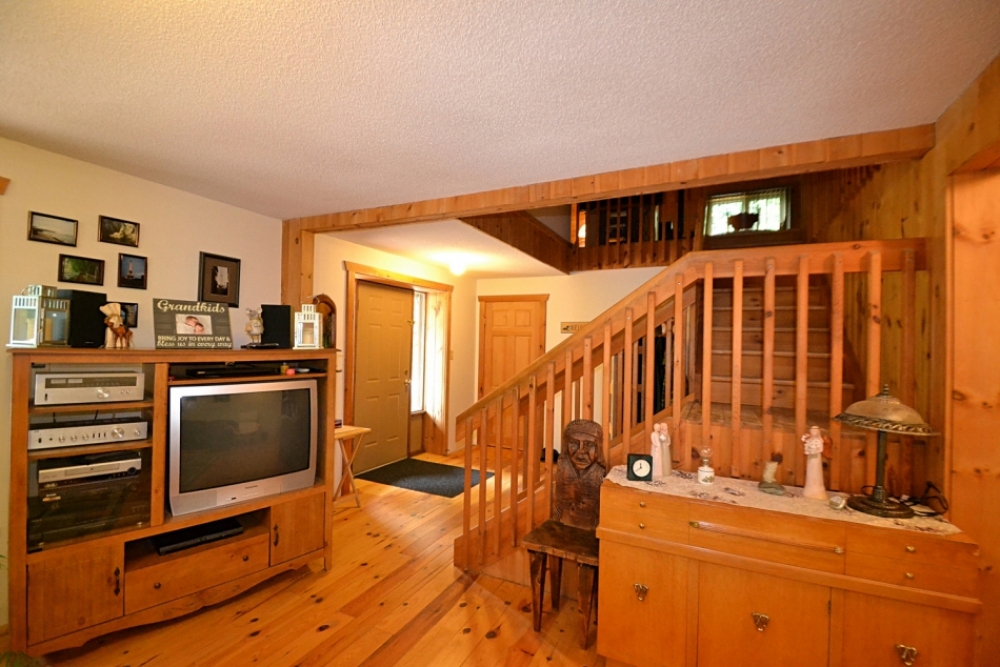 1835 South Baptiste Lake Road, Hastings Highlands Ontario, Canada