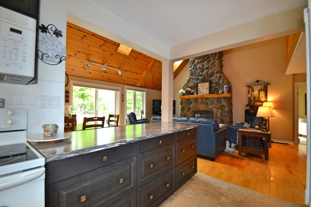 1115A Steenburg Lake Road North, Gilmour Ontario, Canada
