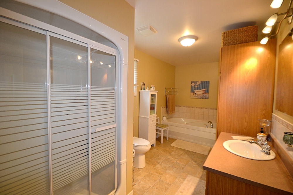 1115A Steenburg Lake Road North, Gilmour Ontario, Canada