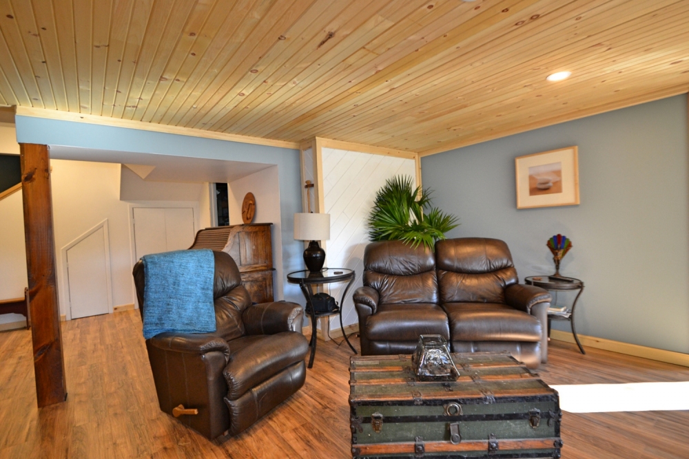 1988 Bay Lake Road, Faraday Ontario, Canada