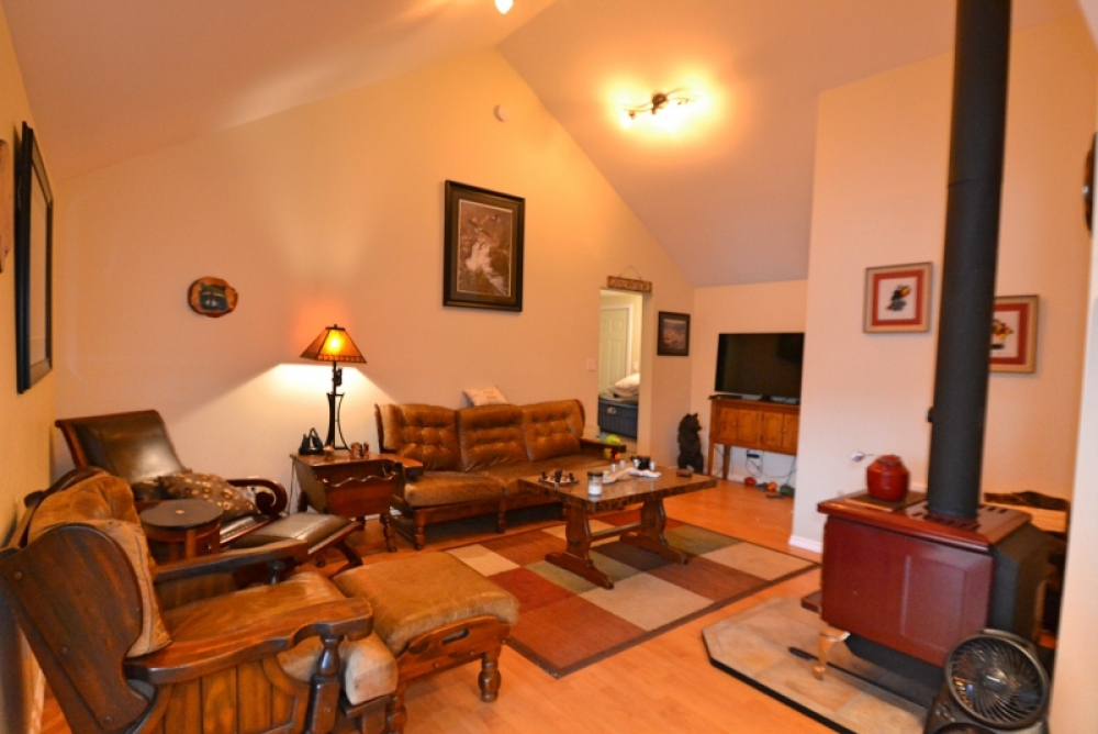63 Salmon Trout Lane, Hastings Highlands Ontario, Canada