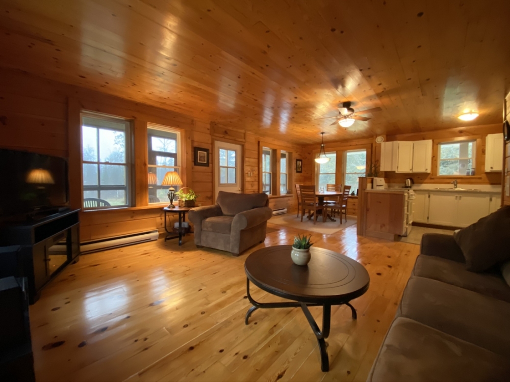 95 Mountney Road, Hastings Highlands Ontario, Canada