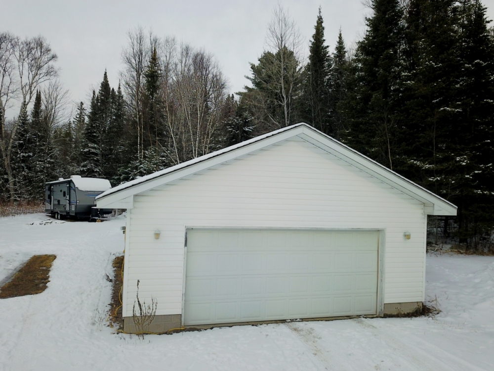 384 Robinson Rd, Hastings Highlands Ontario, Canada