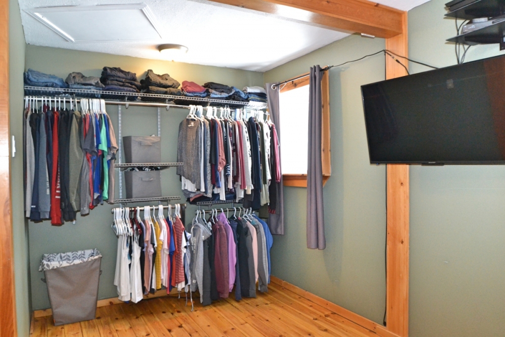 384 Robinson Rd, Hastings Highlands Ontario, Canada