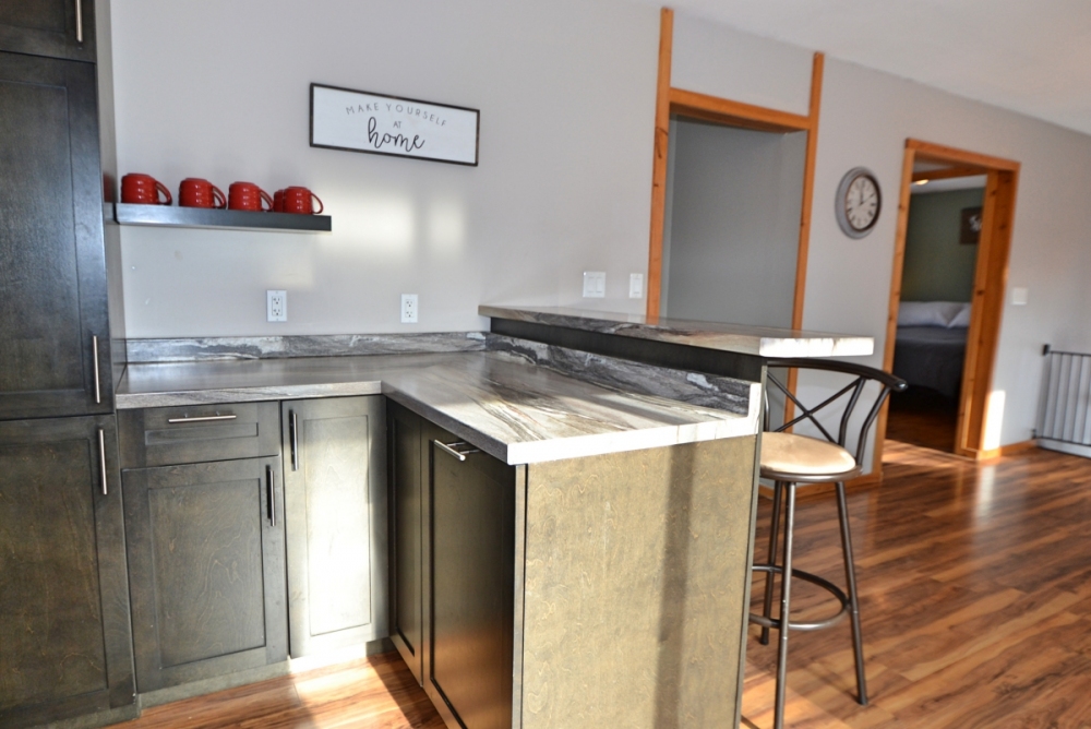 384 Robinson Rd, Hastings Highlands Ontario, Canada