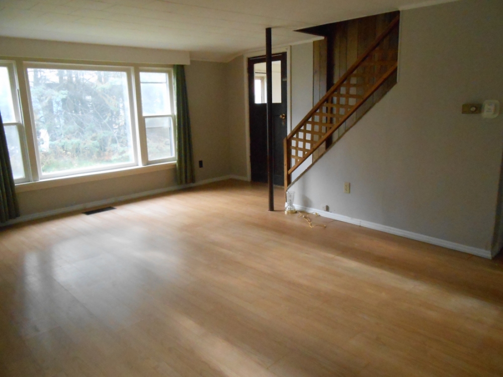 179 Hastings Street, N., Bancroft Ontario, Canada