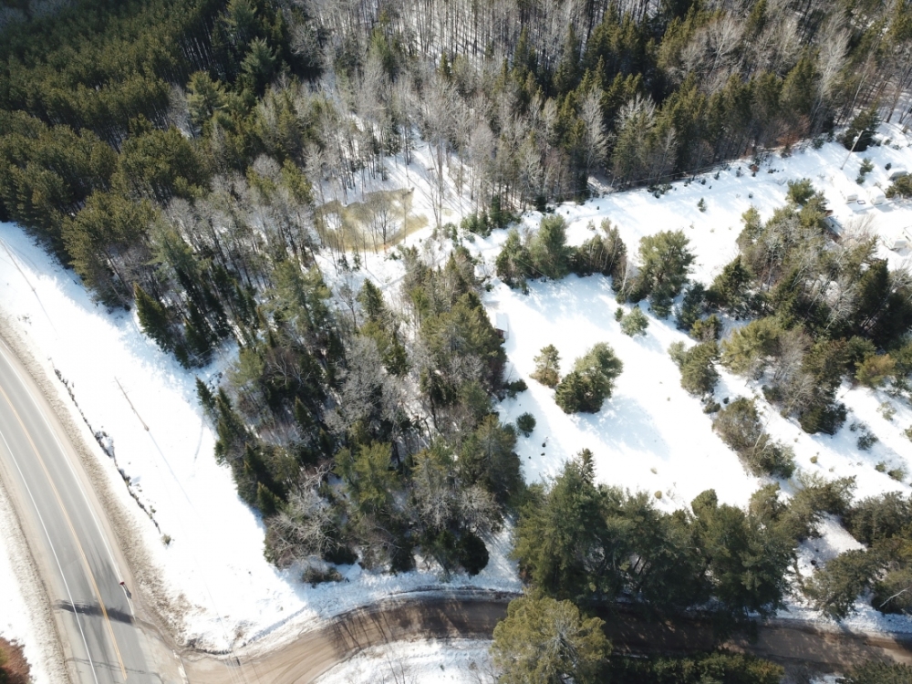 19 Pine Ridge Road, Bancroft Ontario, Canada