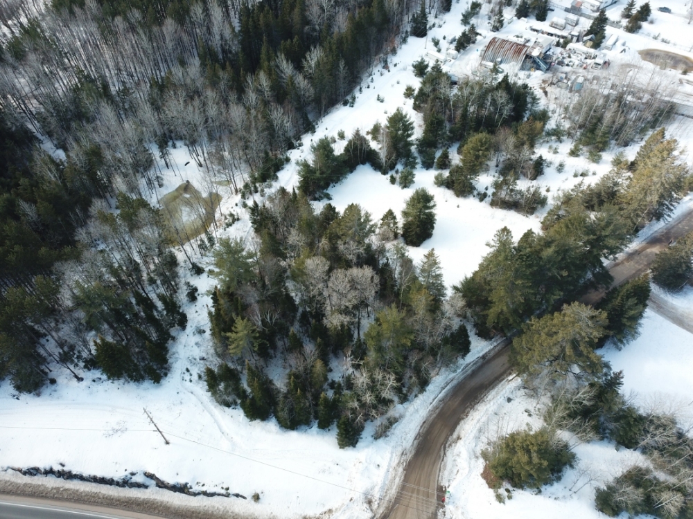 19 Pine Ridge Road, Bancroft Ontario, Canada