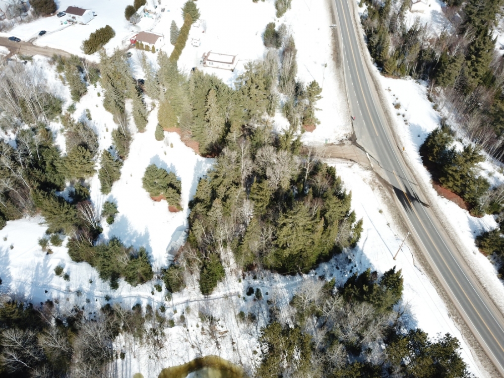 19 Pine Ridge Road, Bancroft Ontario, Canada