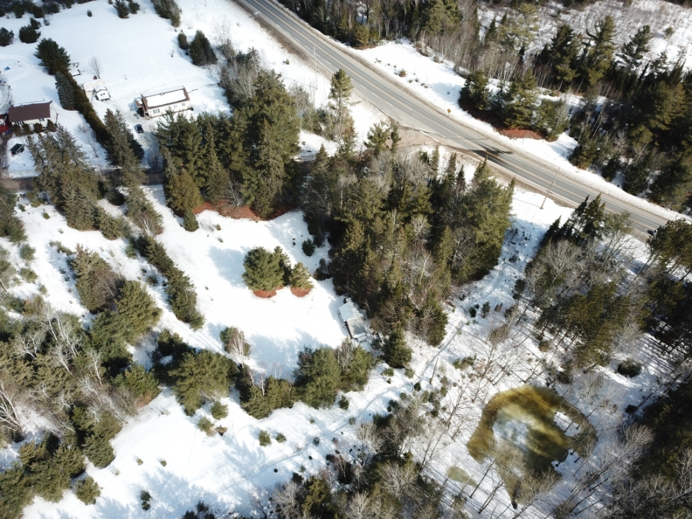 19 Pine Ridge Road, Bancroft Ontario, Canada