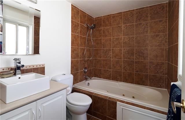 42 Beechmanor Cres., Kitchener, Ontario, Canada
