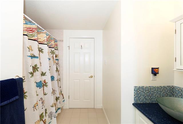 42 Beechmanor Cres., Kitchener, Ontario, Canada