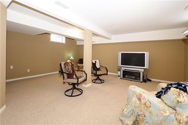 42 Beechmanor Cres., Kitchener, Ontario, Canada