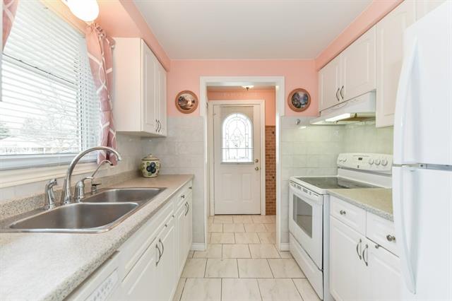 142 Selkirk Dr., Kitchener, Ontario, Canada