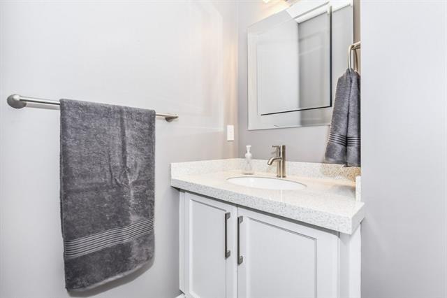 41 Queen Charlotte Cres., Kitchener, Ontario, Canada