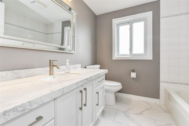 41 Queen Charlotte Cres., Kitchener, Ontario, Canada