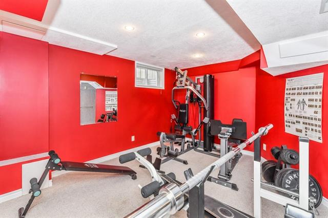 41 Queen Charlotte Cres., Kitchener, Ontario, Canada