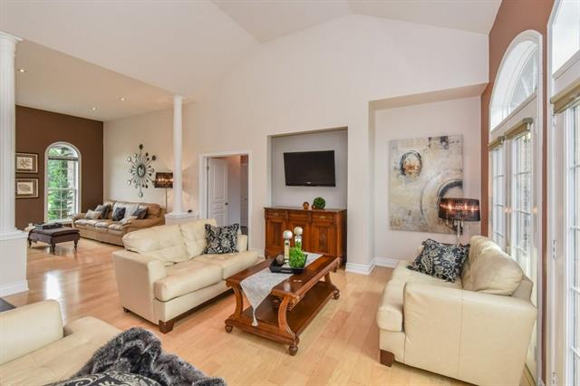 78 St. Charles St. E., Maryhill, Ontario, Canada