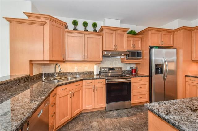 78 St. Charles St. E., Maryhill, Ontario, Canada