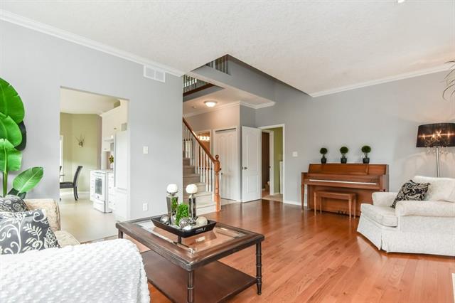 135 Reiber Ct., Waterloo, Ontario, Canada