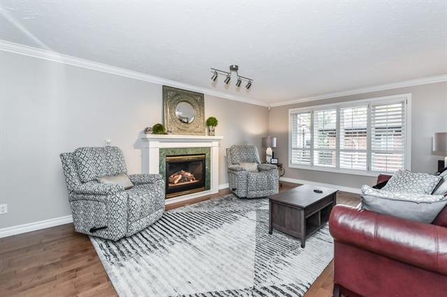 596 Manorwood Ct., Waterloo, Ontario, Canada