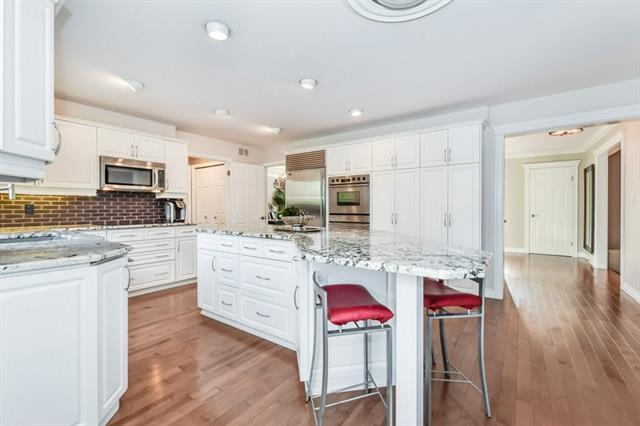 596 Manorwood Ct., Waterloo, Ontario, Canada